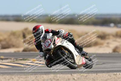 media/Nov-16-2025-Race Pace (Sun) [[8c5fa54630]]/Verified Riders/9-Turn 16 (150pm)/